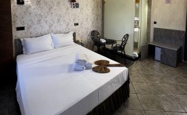 2-star room with capacity for 1